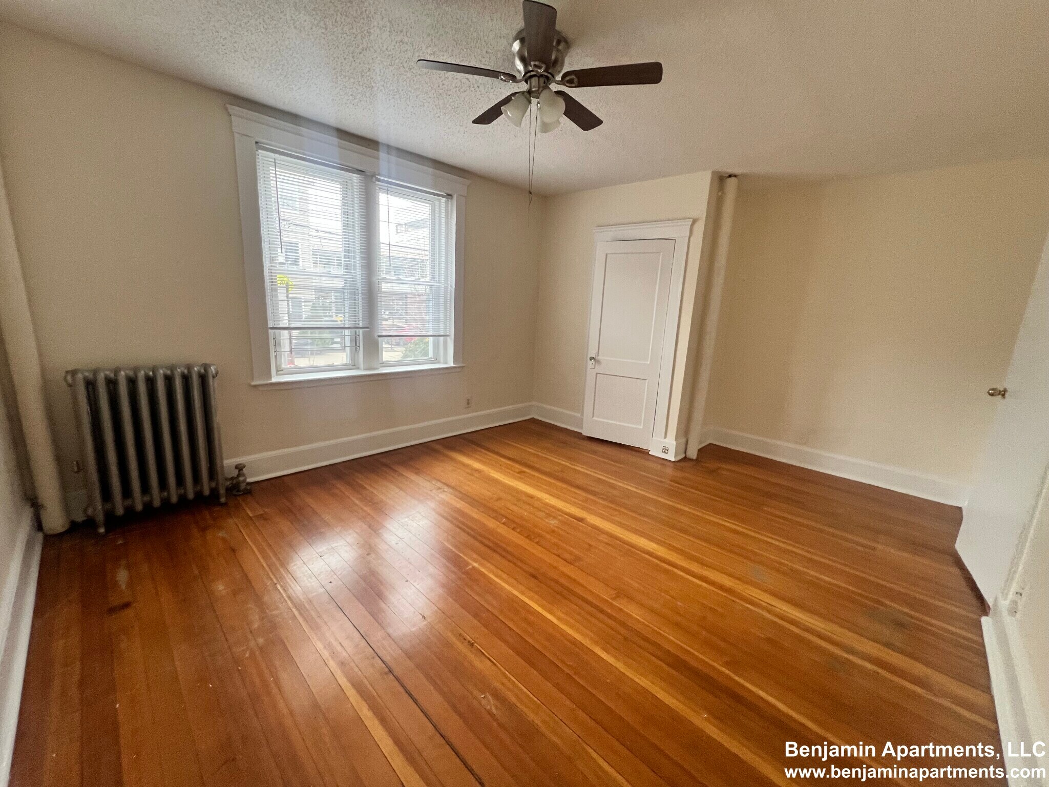 Building Photo - 15 Barrows St