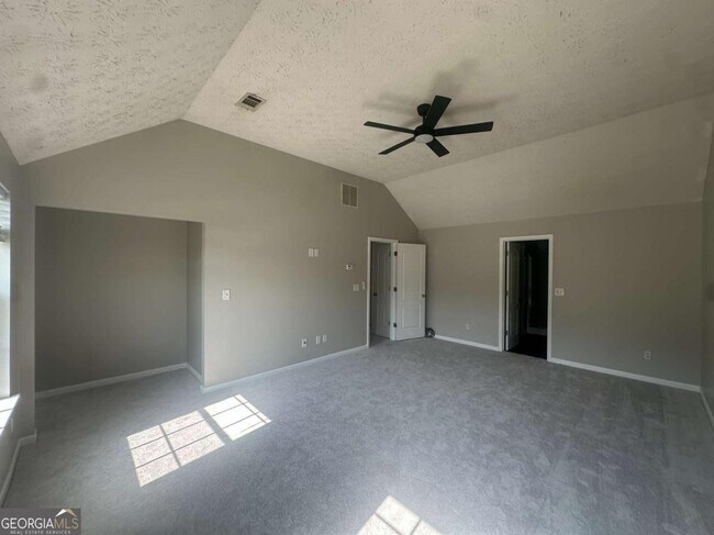 Building Photo - 7467 Petunia Dr