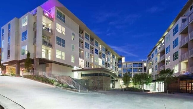 Building Photo - 299 North Highland Avenue Northeast