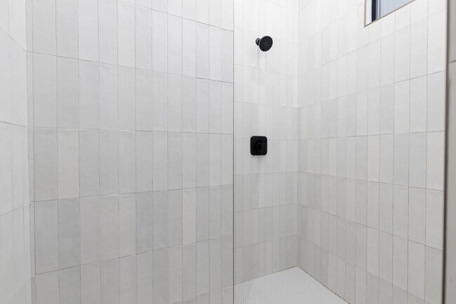 Building Photo - Gorgeous single story with RV Garage in Majestic Fields