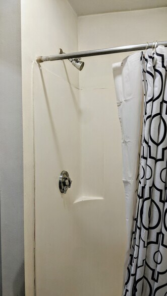 Building Photo - 69 Dana St