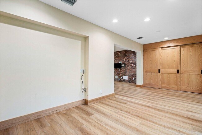 Building Photo - 289 Cape Cod Cir