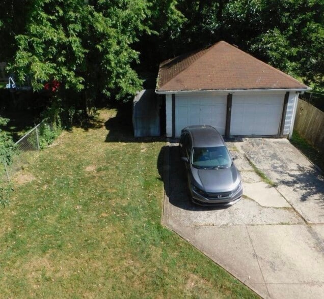 Building Photo - 4370 St Lawrence Ave