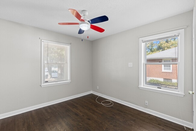 Building Photo - 1120 Gahan Dr