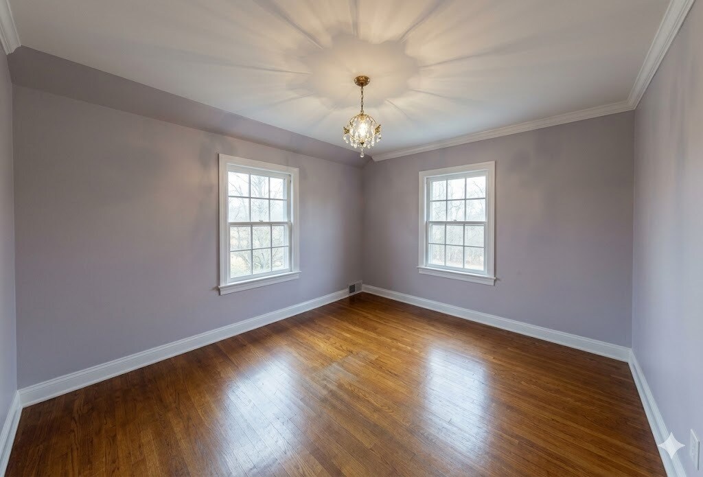 Building Photo - 2223 Saratoga Dr