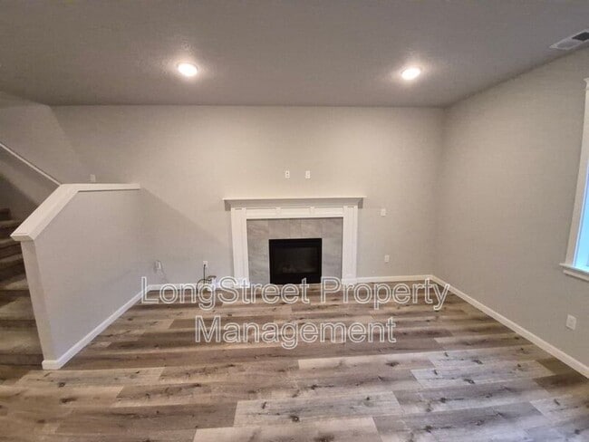 Building Photo - 7278 SE Ronelle Ct