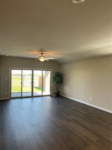 Building Photo - 608 Easthill Dr