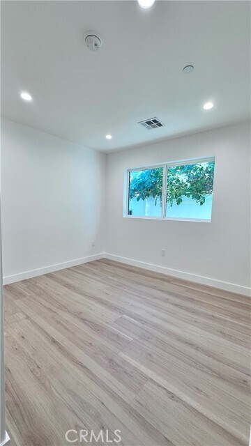 Building Photo - 2135 N Brighton St #101