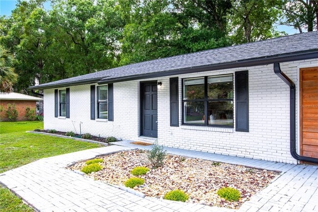 Building Photo - 821 Parkwood Pl