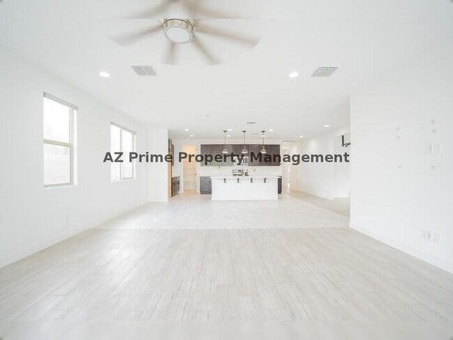 Building Photo - 16512 W Desert Ln