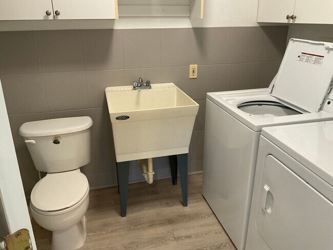 Building Photo - Lake view is quiet