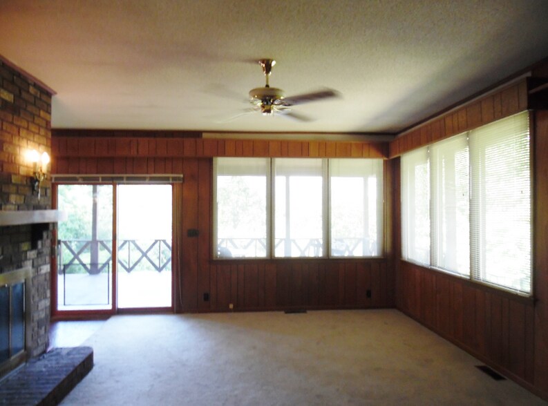 Building Photo - 2638 Table Rock Rd