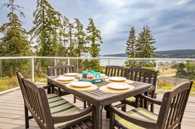 Building Photo - Furnished Greenbank Home with Water View and Bocce Ball!