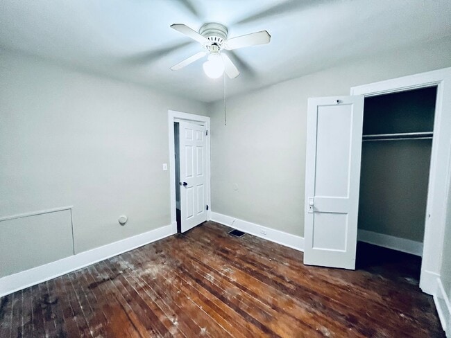 Building Photo - Two Bedroom House with Detached Garage-Section 8 Accepted