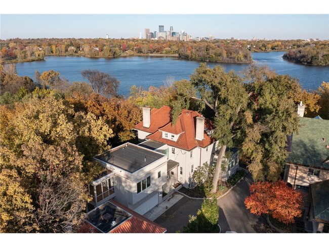 Building Photo - 2700 W Lake of the Isles Pkwy