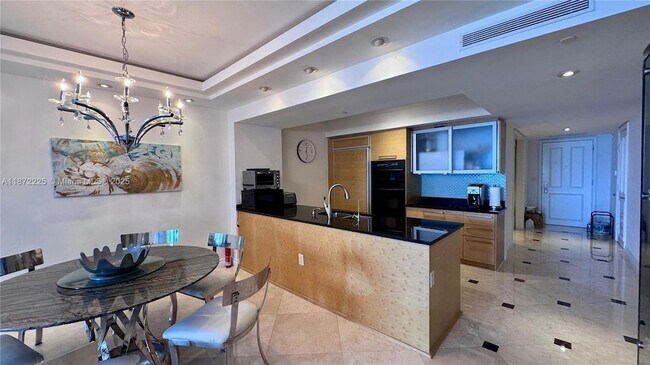 Building Photo - 1830 S Ocean Dr