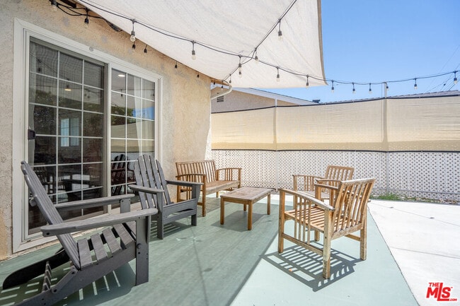 Building Photo - 14509 Ermita Ave