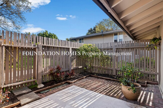 Building Photo - 158 Roundtree Blvd