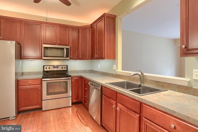 Building Photo - 1959 Deer Run Dr