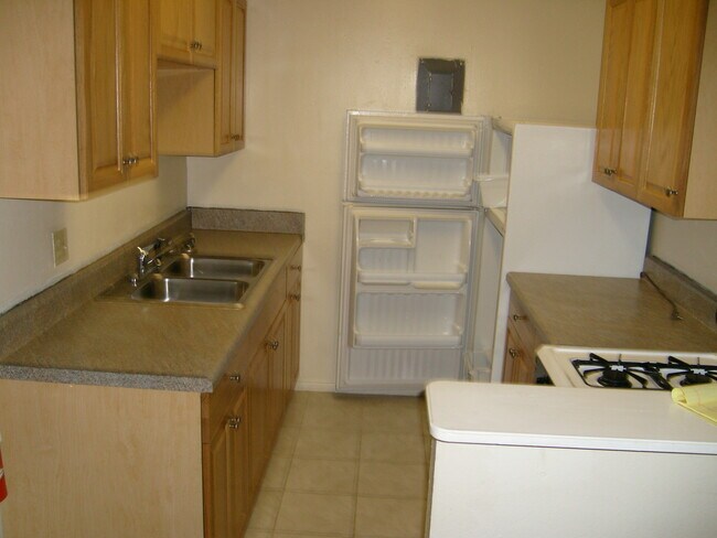 Building Photo - 1700 SW 16th Ct