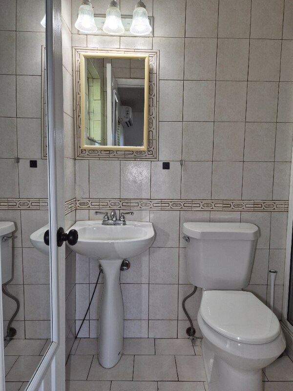 Building Photo - 1715 SW 67th Ct