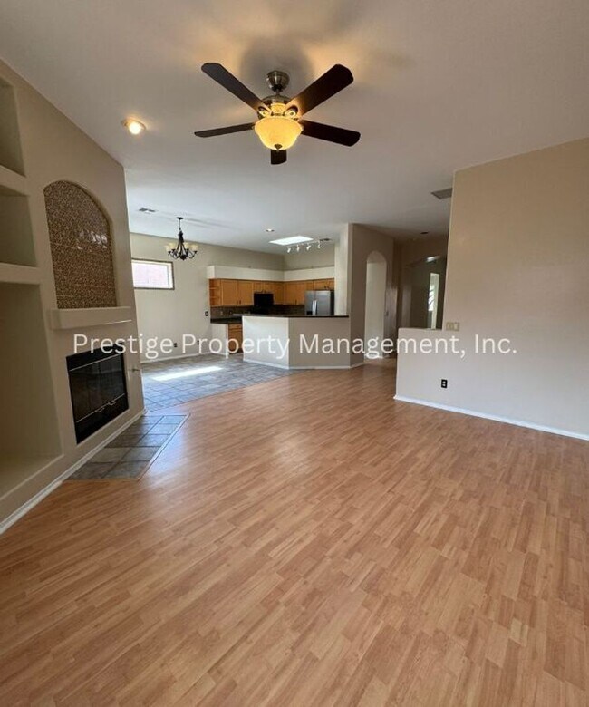 Building Photo - Stunning 3-bedroom 2-bathroom home in a ga...