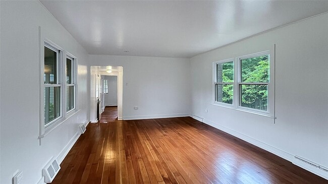 Building Photo - 1704 NY-9D