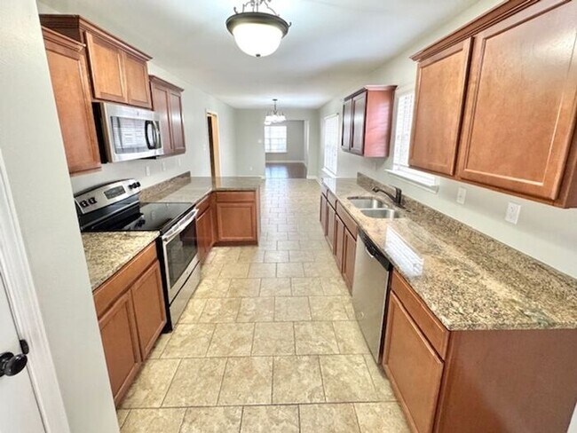 Building Photo - Gated Community 4 Bedroom 2.5 Bath Home In Southeast Memphis