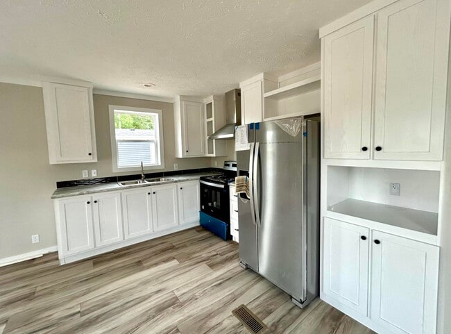 Building Photo - 2110 US-127