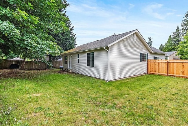 Building Photo - 6834 Troy Ln NE