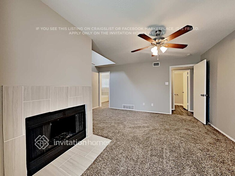 Building Photo - 9218 Oak Hollow Dr