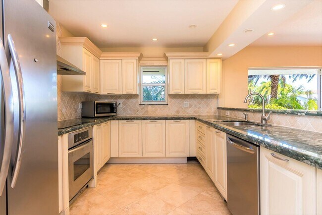 Building Photo - Northeast 16th Street, Fort Lauderdale, FL 33304 - 3 BR 3 BA single-family home