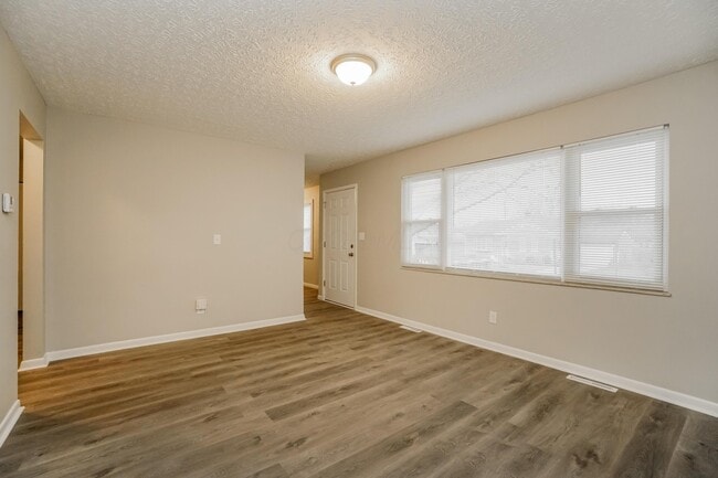 Building Photo - 2084 Belcher Dr