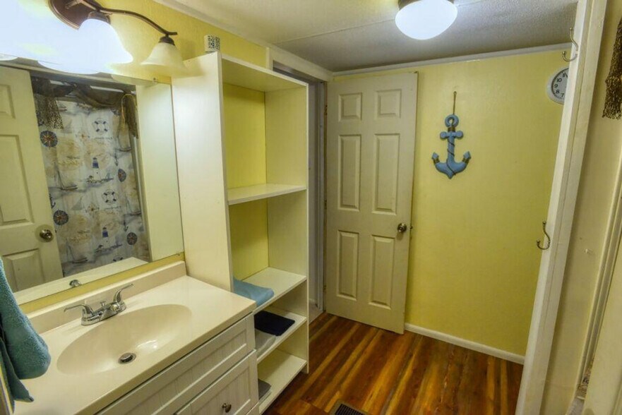 Building Photo - 12366 Ailanthus Dr