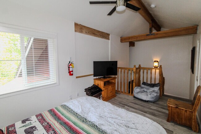 Building Photo - 43063 Goldmine Woods Ln