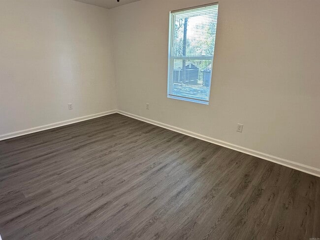 Building Photo - 8 Hiland Pl