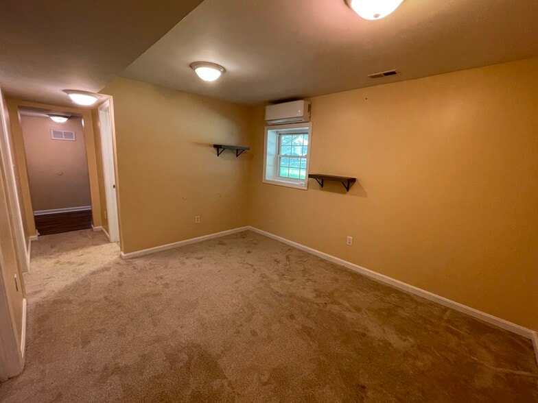 Building Photo - 22045 Fox Ridge Rd
