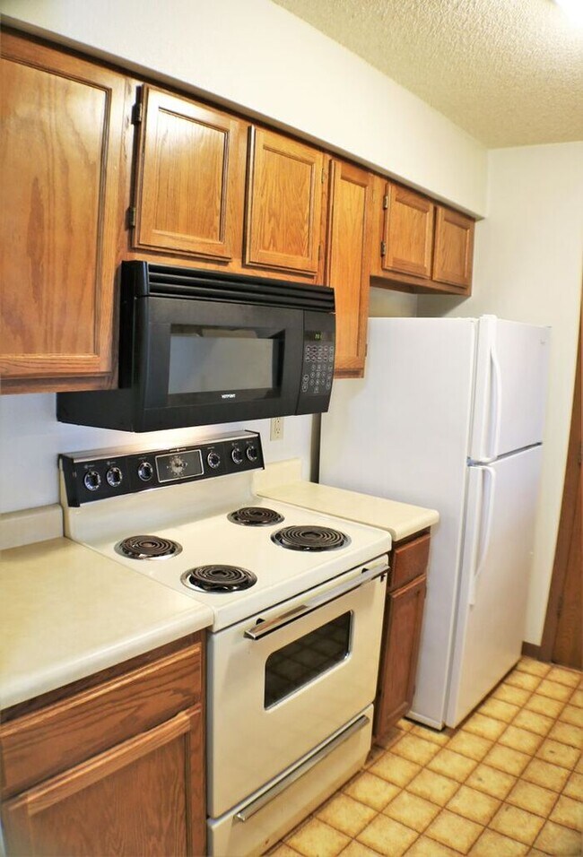 Building Photo - $1,195 | 2 Bedroom, 2 Bathroom Apartment | Dog Friendly* | Available for August 1st, 2026 Move In!
