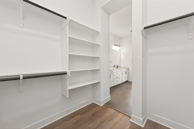 Building Photo - 16915 Chapel Knox Dr