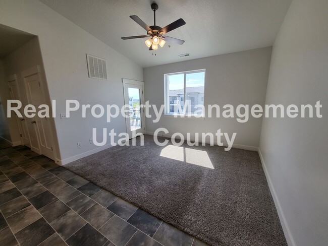 Building Photo - Small Pet Friendly Lehi Condo