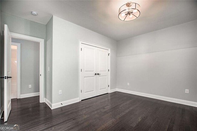 Building Photo - 338 7th St NE