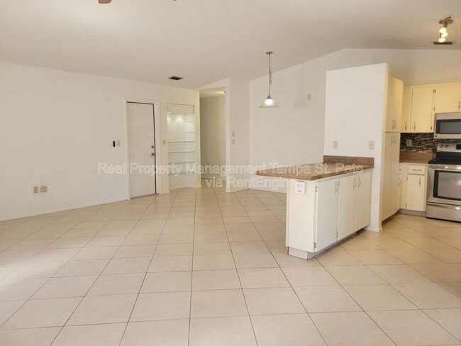 Building Photo - 11609 Shady Tree Pl