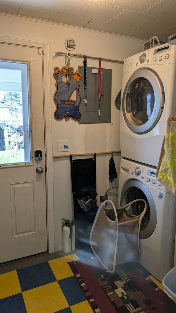 Building Photo - Our Western-Coastal Shabby Chic house Avai...