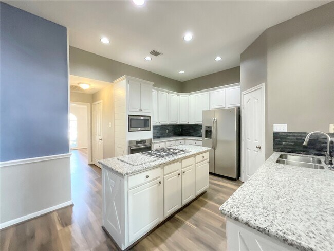 Building Photo - 9509 Dry Springs Dr