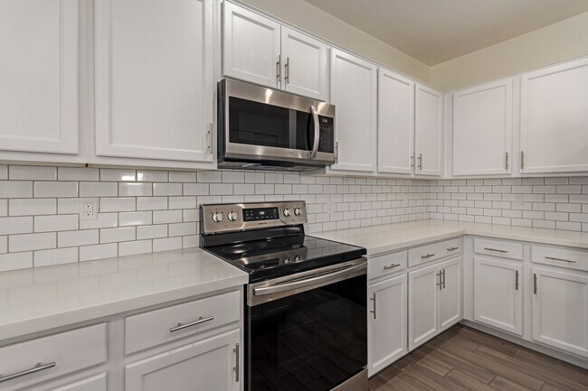 Building Photo - Large Home with Perfect Location in Cadence