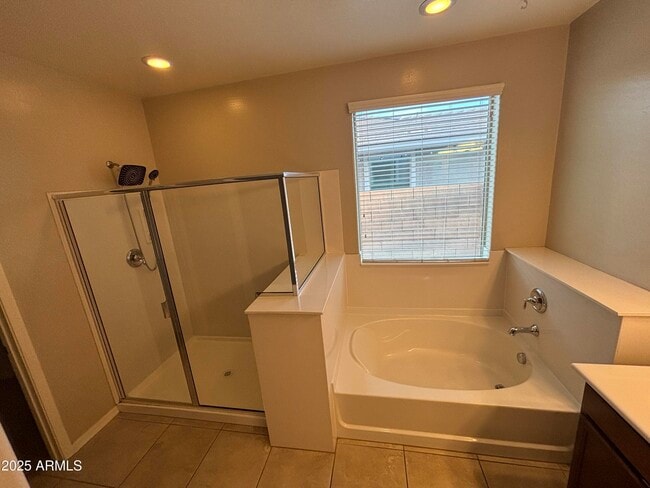 Building Photo - 8778 N 89th Dr