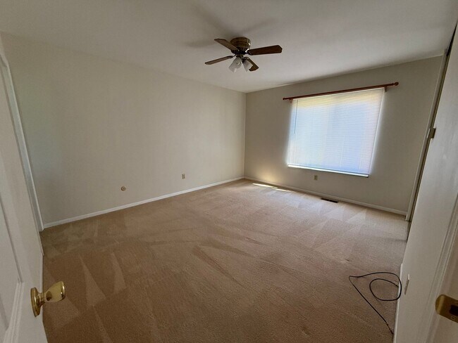 Building Photo - 17 Hurstfield Ct