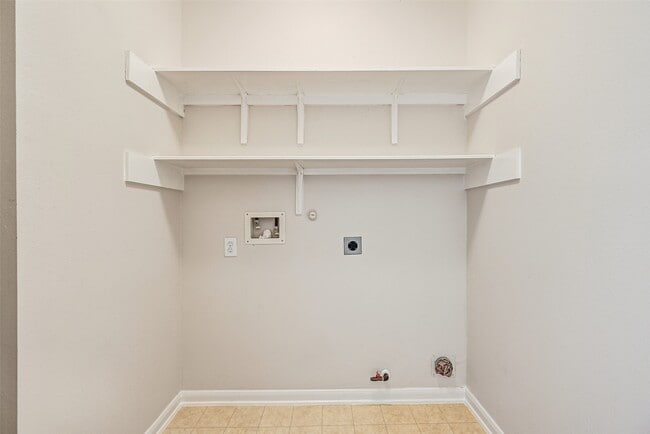 Building Photo - 16814 Tower Ridge