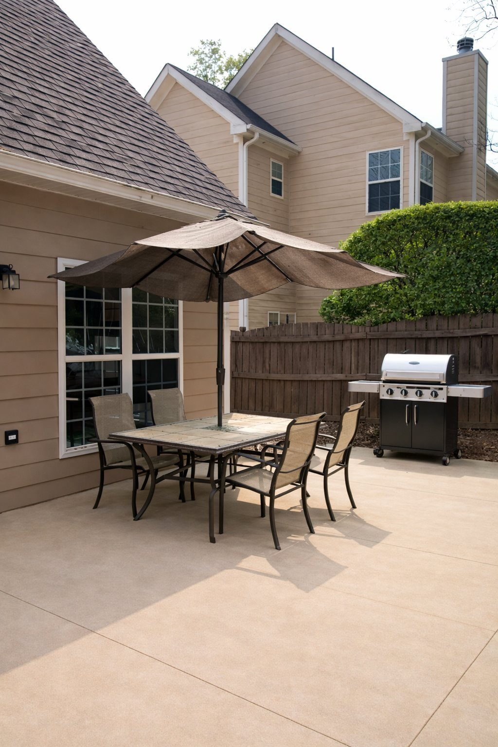 Building Photo - 272 William Nye Dr SE