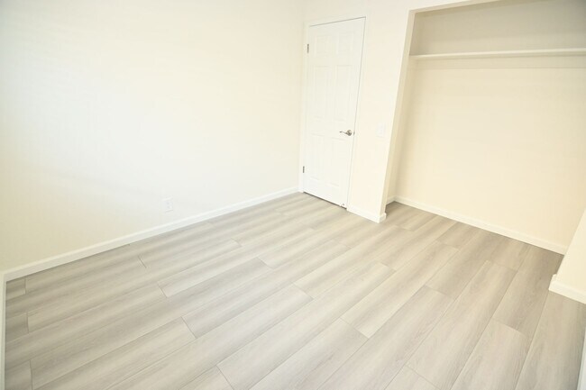 Building Photo - Beautiful 4-Bedroom, 2-bath, fully remodeled home in a prime location. Won’t Last Long!